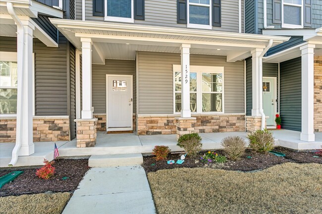 1529 Stanford Ln in Newport News, VA - Building Photo - Building Photo