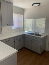 30290 River Rd in Cloverdale, CA - Building Photo - Building Photo