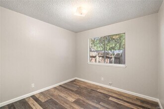 1256 Warner St, Unit C in Chico, CA - Foto de edificio - Building Photo
