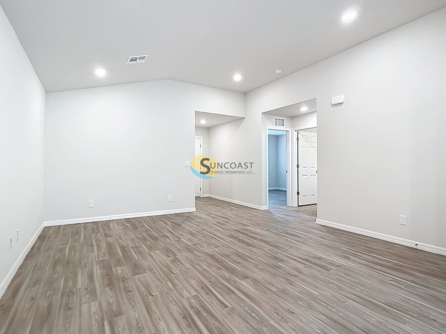 17131 Thompson Ave in Port Charlotte, FL - Building Photo