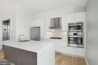 240 N 2nd St in Philadelphia, PA - Building Photo - Building Photo