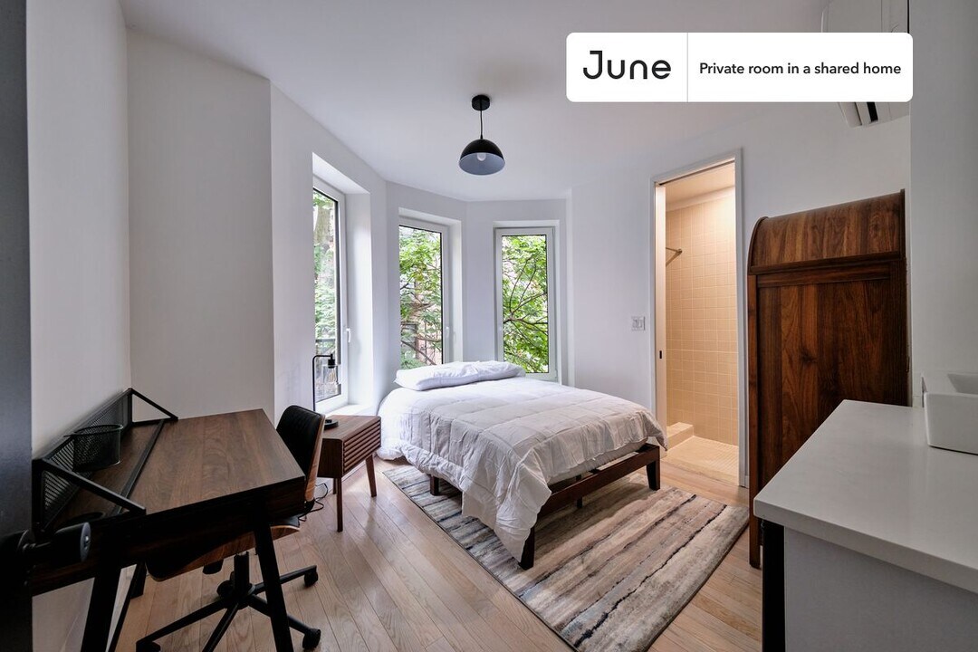 Private bedroom in 4 bed/4 bath Home in Brooklyn, NY - Building Photo
