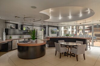 Memorial Hills in Houston, TX - Foto de edificio - Building Photo