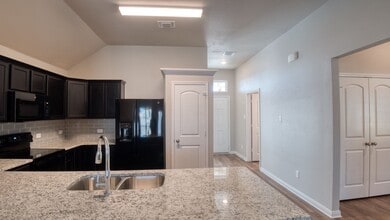 607 Fallbrook Dr in Temple, TX - Building Photo - Building Photo