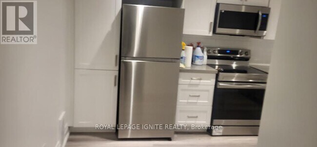 66 Gaiety Dr in Toronto, ON - Building Photo - Building Photo