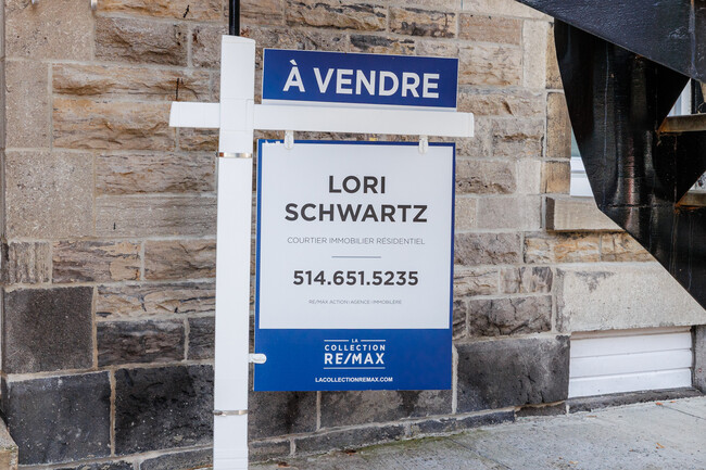 236 Bourget Rue in Montréal, QC - Building Photo - Building Photo