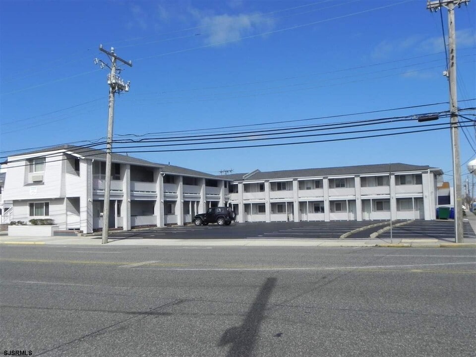 9201 Atlantic Ave in Margate City, NJ - Building Photo