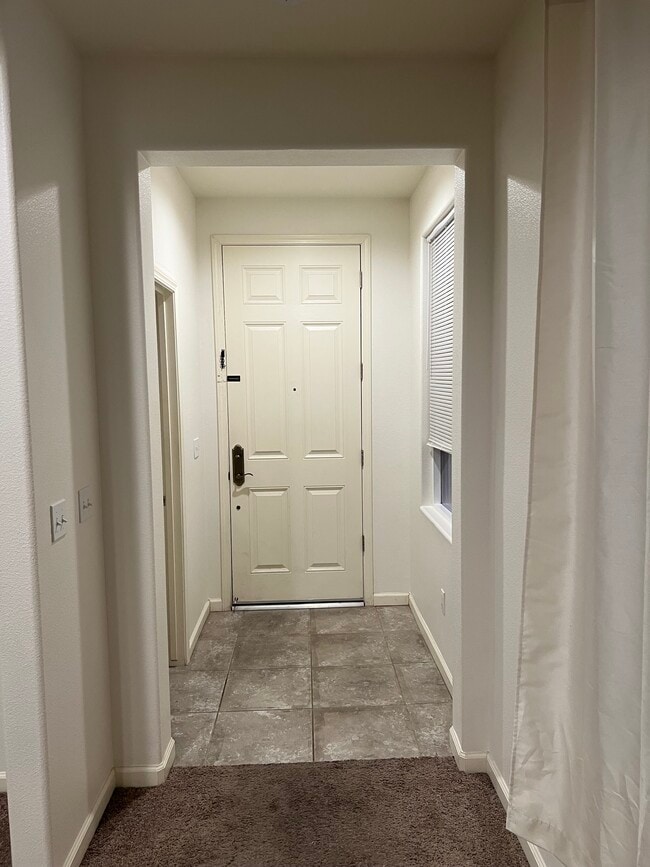 4354 Strathmore Pl, Unit Bedroom B in Merced, CA - Building Photo - Building Photo