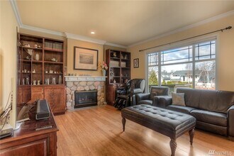 1468 NE Jade St in Issaquah, WA - Foto de edificio - Building Photo
