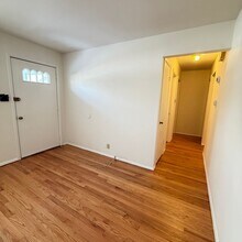 470 Hundley Dr in Florissant, MO - Foto de edificio - Building Photo