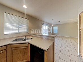 11940 W Charter Oak Rd in El Mirage, AZ - Foto de edificio - Building Photo
