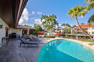 2425 Barcelona Dr in Fort Lauderdale, FL - Building Photo - Building Photo