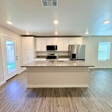 8023 Date Ave in Lubbock, TX - Building Photo - Building Photo