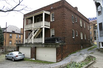 167 Morewood Ave in Pittsburgh, PA - Foto de edificio - Building Photo