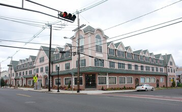 525 Central Ave in Westfield, NJ - Foto de edificio - Building Photo