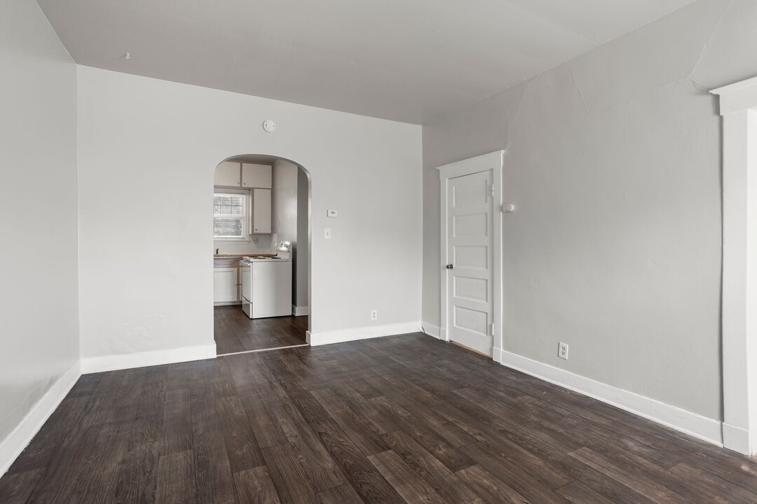2118 Michigan Ave in Manitowoc, WI - Building Photo