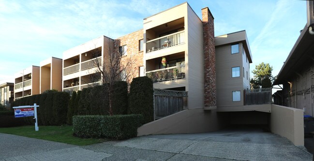 CYPRESS PARK in Vancouver, BC - Building Photo - Building Photo