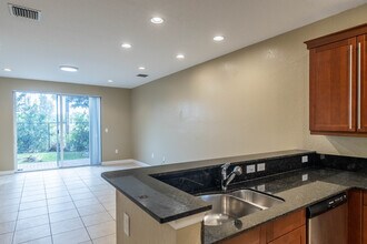 Summer Lakes Estates in Fort Lauderdale, FL - Building Photo - Interior Photo