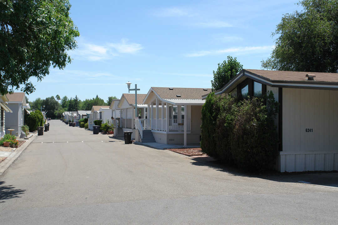 Creekside Estates in Citrus Heights, CA - Building Photo