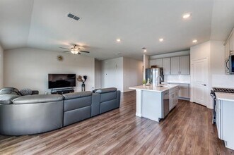 3217 Paruament Dr in Denton, TX - Building Photo - Building Photo
