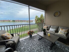 2730 Cypress Trace Cir in Naples, FL - Building Photo
