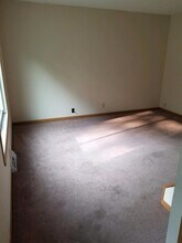 931 N 4th St in Clinton, IA - Building Photo - Building Photo