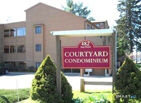 482 East St in Plainville, CT - Building Photo