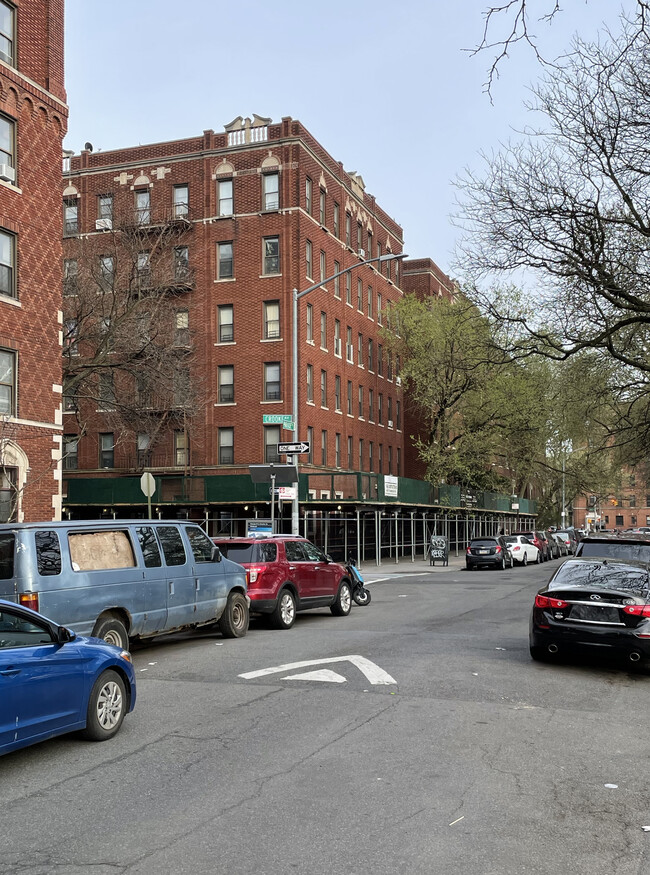 55 Parade Pl in Brooklyn, NY - Foto de edificio - Building Photo