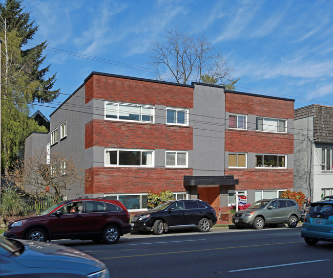 3763 Oak St in Vancouver, BC - Building Photo - Primary Photo