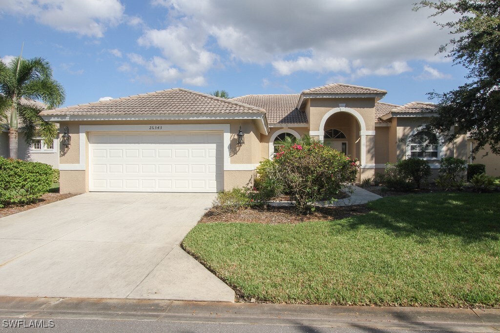26343 Clarkston Dr in Bonita Springs, FL - Foto de edificio