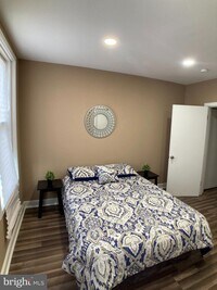 207 E Cambria St photo'