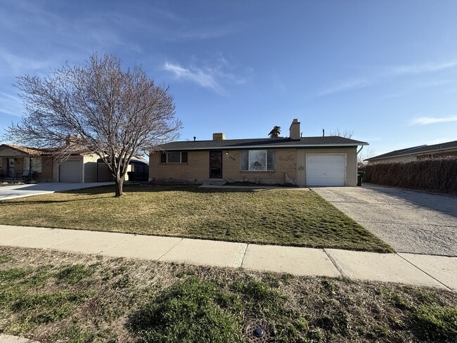 4299 W Deno Dr in West Valley City, UT - Building Photo - Building Photo