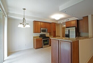 425 Benjamin Dr in Vernon Hills, IL - Building Photo - Building Photo