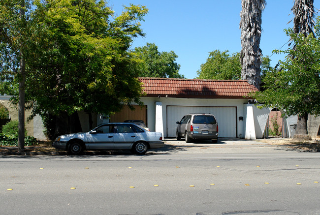 4435 Hoen Ave in Santa Rosa, CA - Building Photo - Building Photo