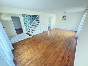 36 Washington Rd in Lake Forest, IL - Building Photo - Building Photo