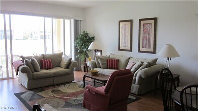 3051 Horizon Ln in Naples, FL - Building Photo - Building Photo