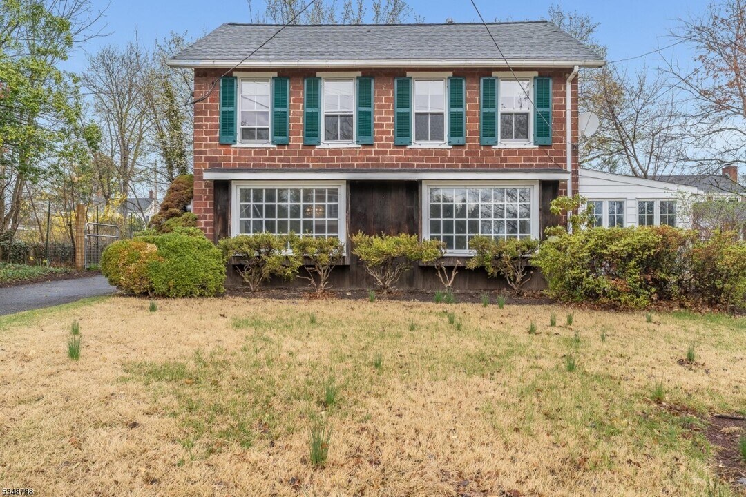 12 New York Ave in Flemington, NJ - Building Photo