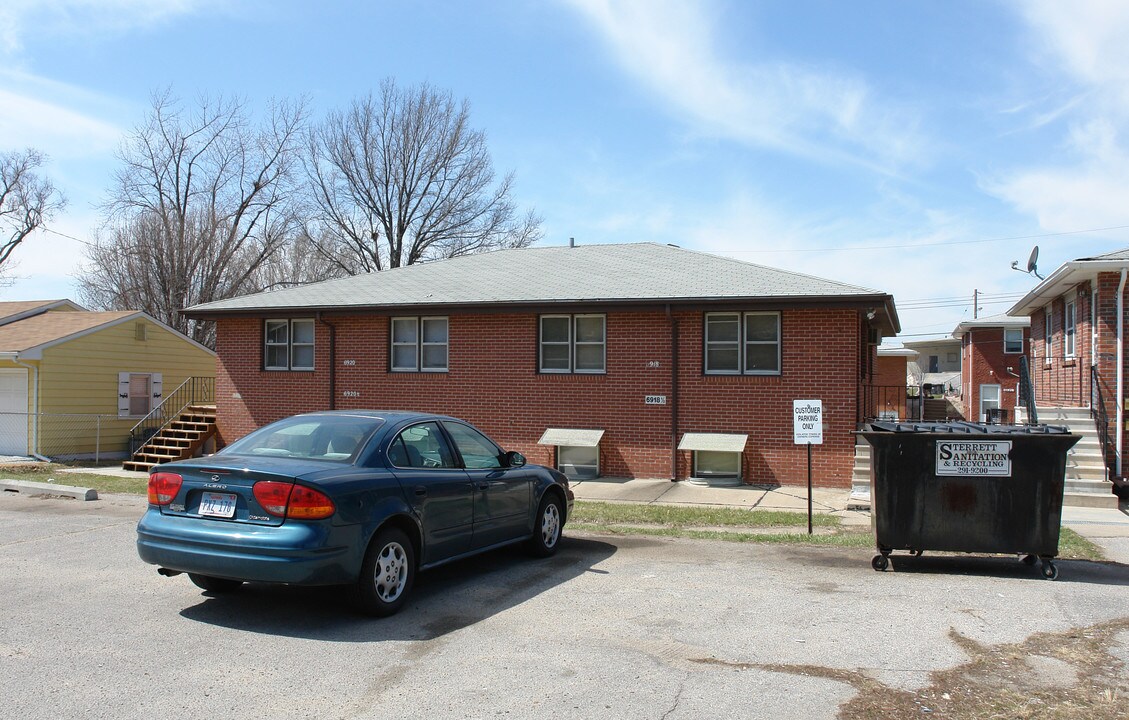 6918-6920 S 39th St in Bellevue, NE - Building Photo