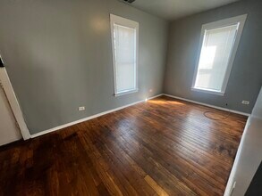 734 E 95th St in Chicago, IL - Building Photo - Building Photo