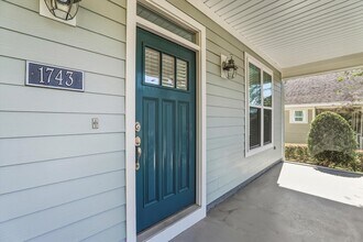 1743 Brush Hill Rd in Tallahassee, FL - Building Photo - Building Photo