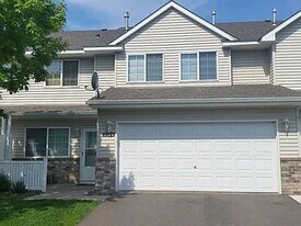 10875 181st Ln NW in Elk River, MN - Building Photo