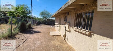 1902 S Farwell Ave in Tucson, AZ - Building Photo - Building Photo