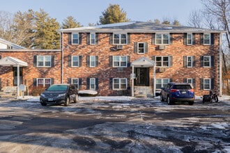 33 Garden Rd in Plaistow, NH - Foto de edificio - Building Photo