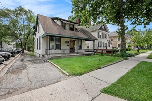 208 N Normal St in Ypsilanti, MI - Building Photo