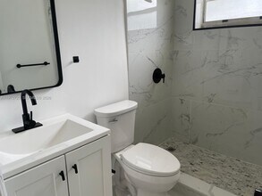 6025 Polk St in Hollywood, FL - Building Photo - Building Photo