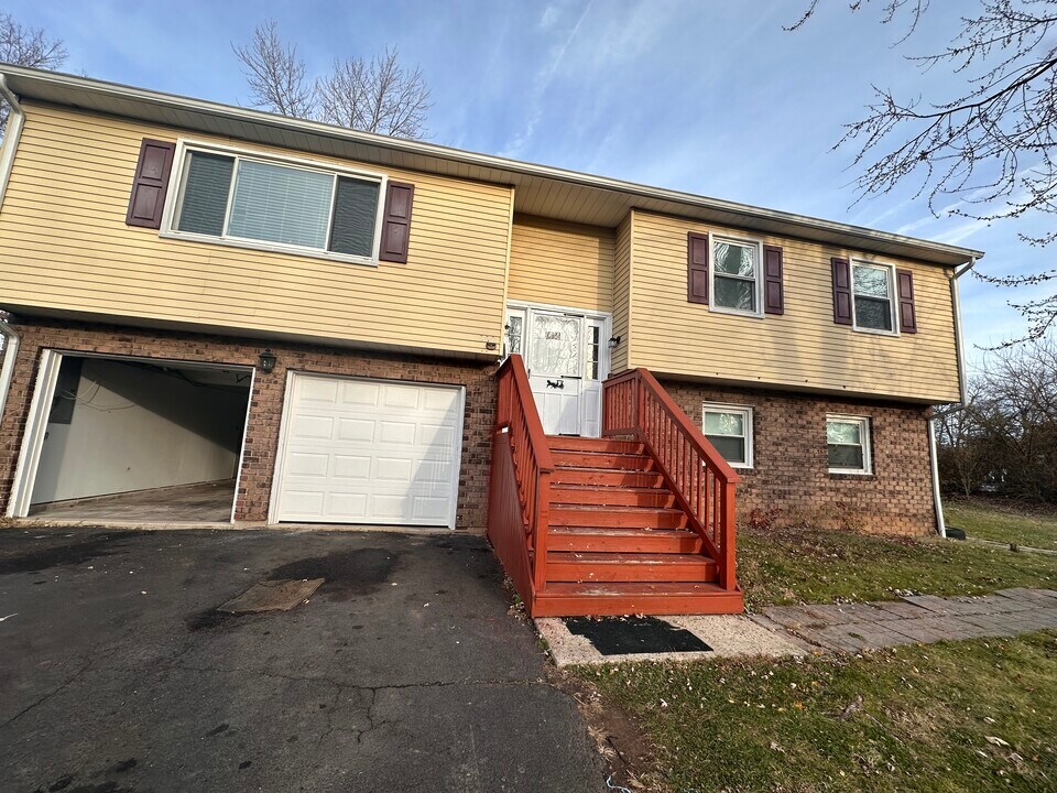 337 E 2nd St in Lansdale, PA - Foto de edificio