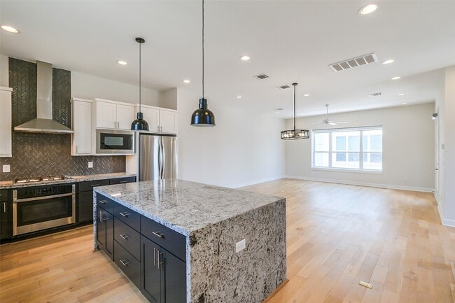 property at 1523 Hickory St