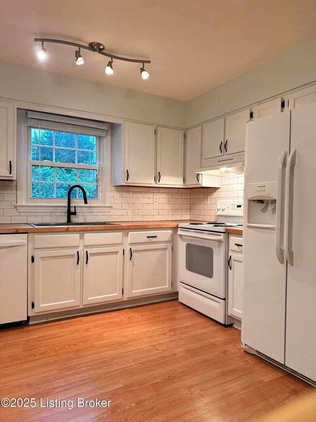 12015 Running Creek Rd in Louisville, KY - Building Photo - Building Photo