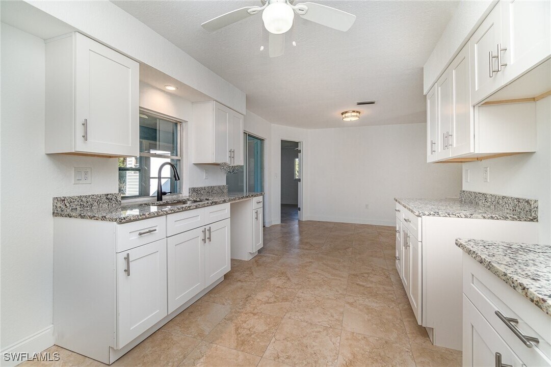 145 Glenholm Ave in Punta Gorda, FL - Building Photo
