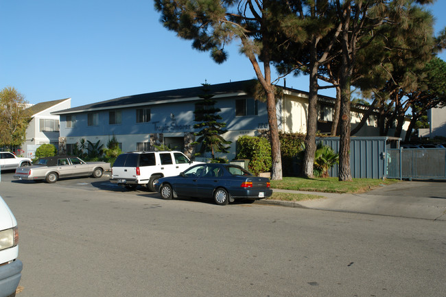 Tropic Shores in Carpinteria, CA - Building Photo - Building Photo